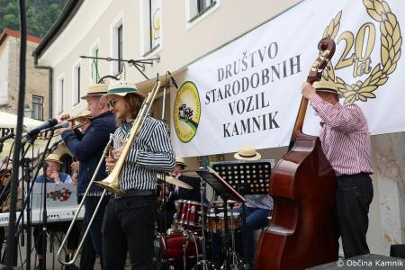V Kamniku so bila na ogled starodobna vozila  (58)